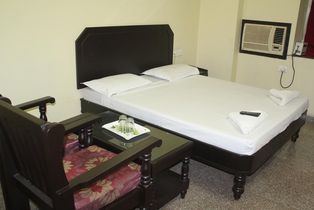 Hotel Vijayabhanu Visakhapatnam Habitación foto