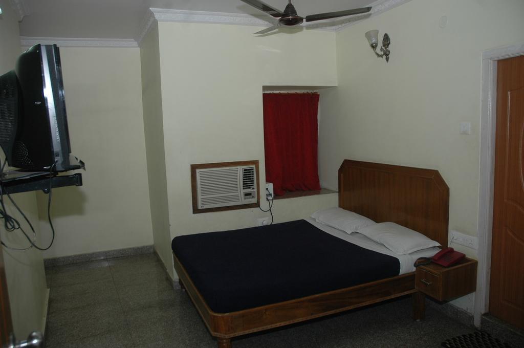 Hotel Vijayabhanu Visakhapatnam Habitación foto